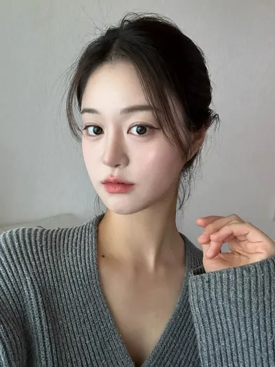 Review lần 2 về phẫu thuật đường nét khuôn mặt + tái phẫu thuật mũi + khâu thắt cơ nọng cằm của mình.