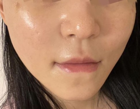 Bác sĩ trưởng khoa xem xét rất kỹ lưỡng!